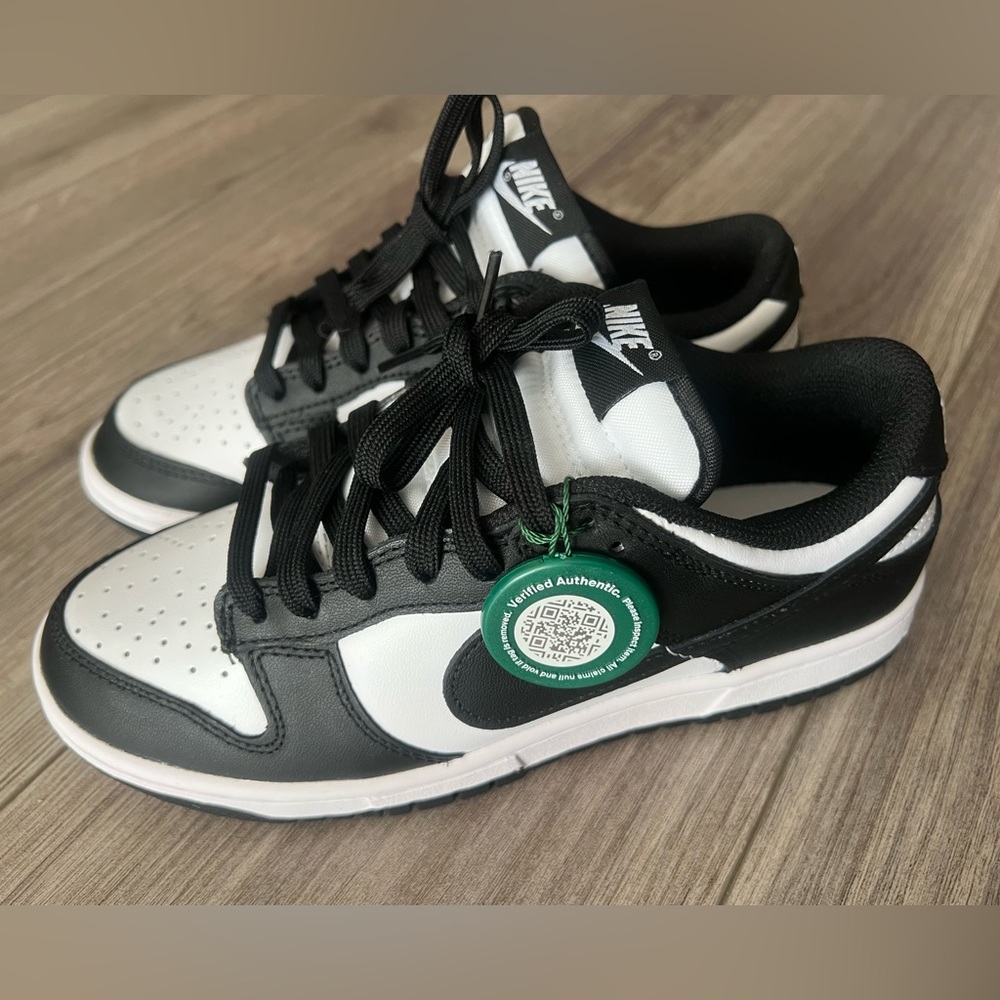 Women’s Nike dunk low retro panda